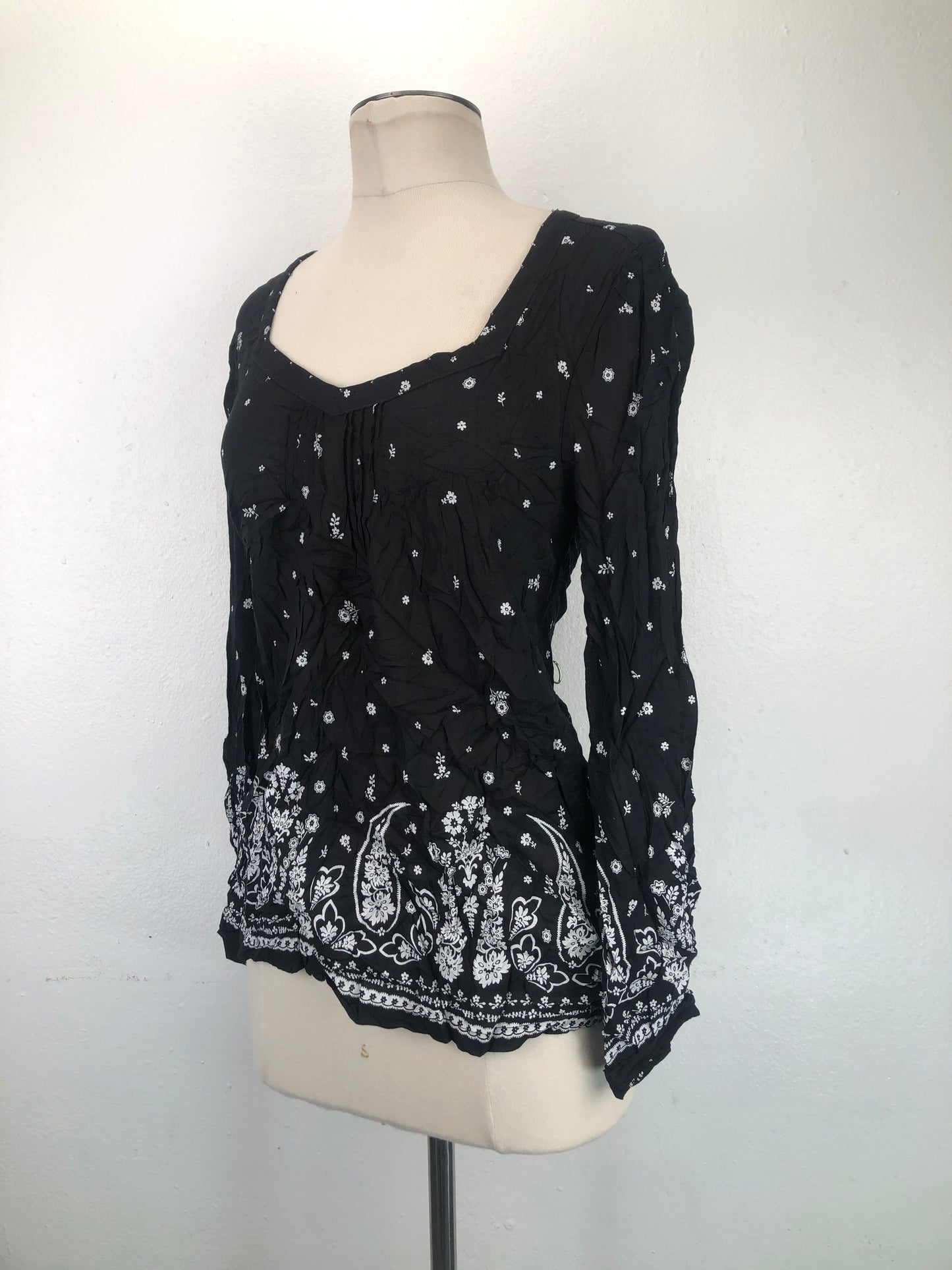 Blusa Negro Floral Lucky Brand