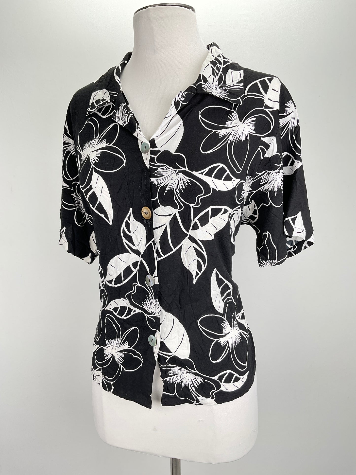 Camisa Negro Floral Clio