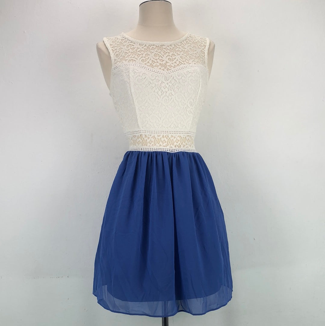 Vestido de Encaje Azul y Blanco A.Byer