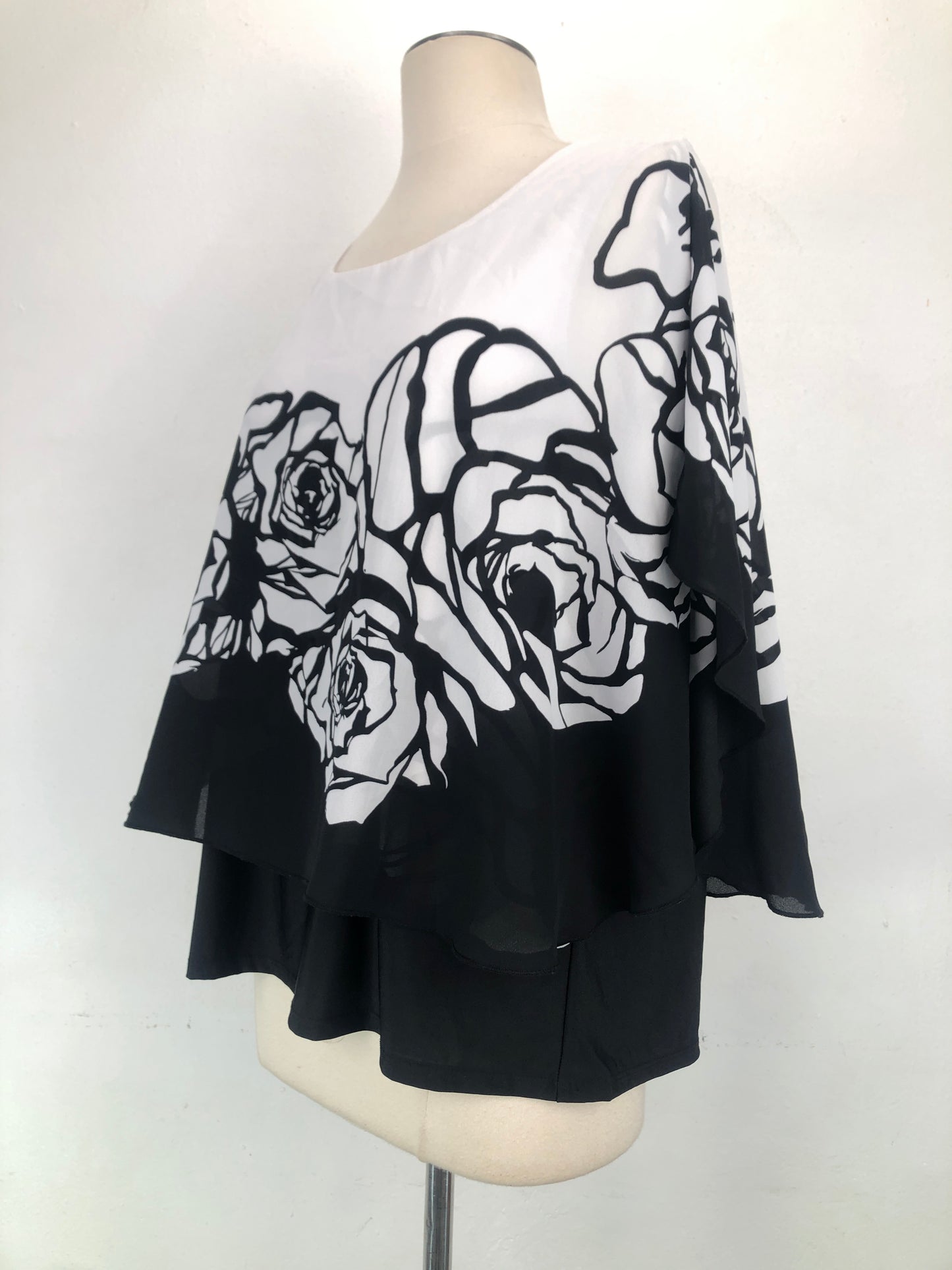 Blusa Negro A Floral Nygard