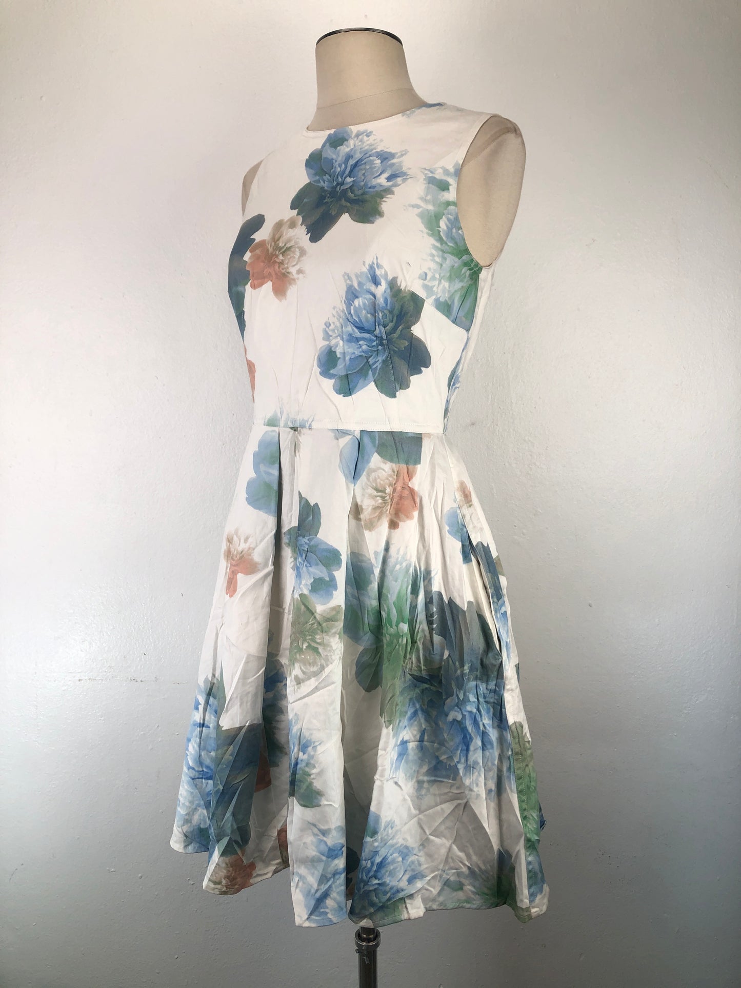 Vestido Blanco Floral Calvin Klein