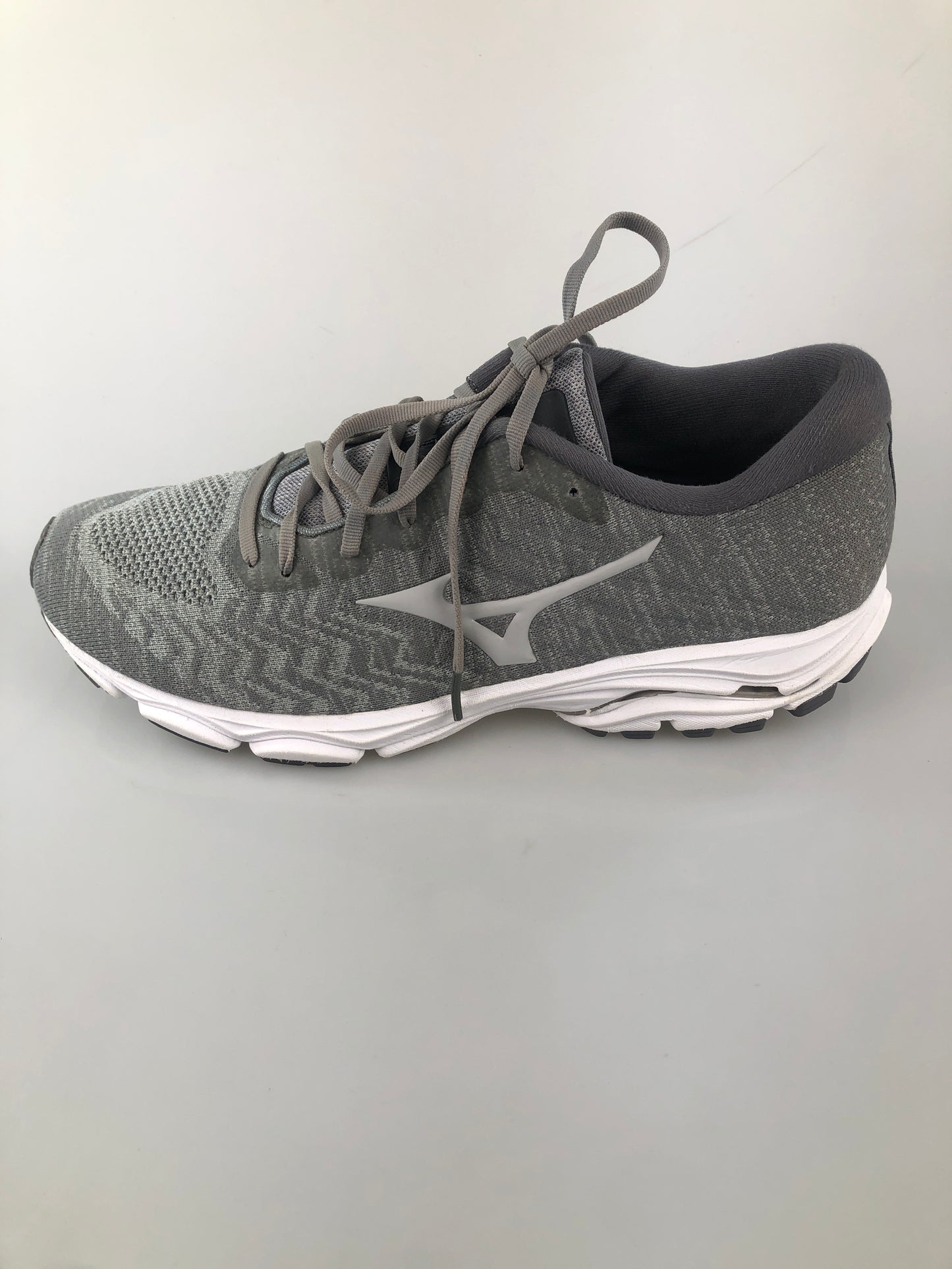 Tenis Gris Deportivo Wave Inspire