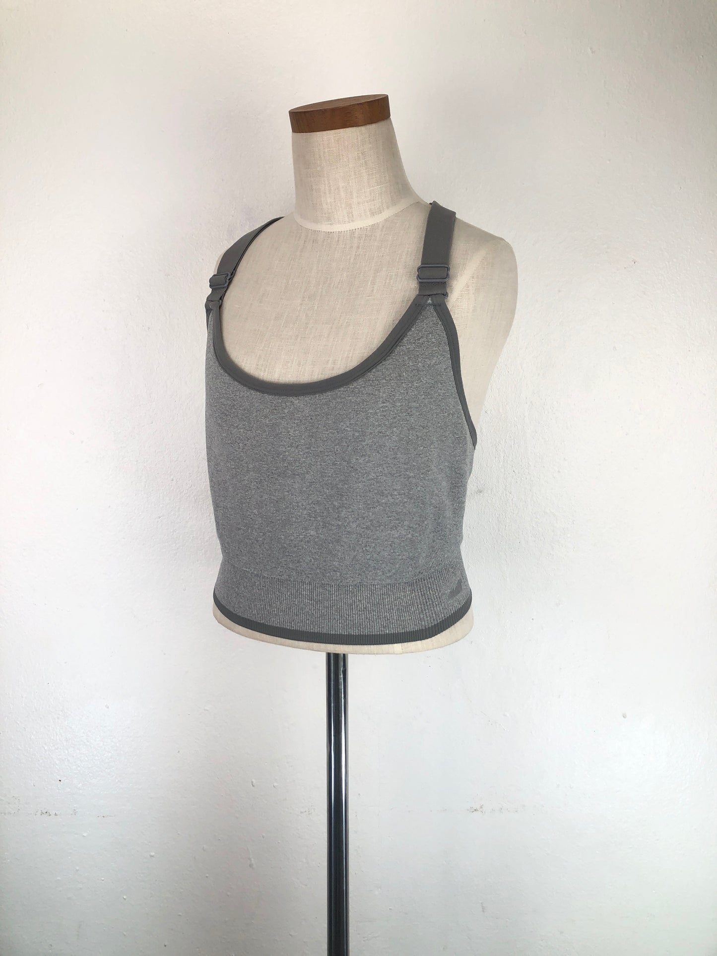 Blusita Gris Deportivo Avia