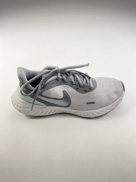 Tenis Gris Deportivo Nike
