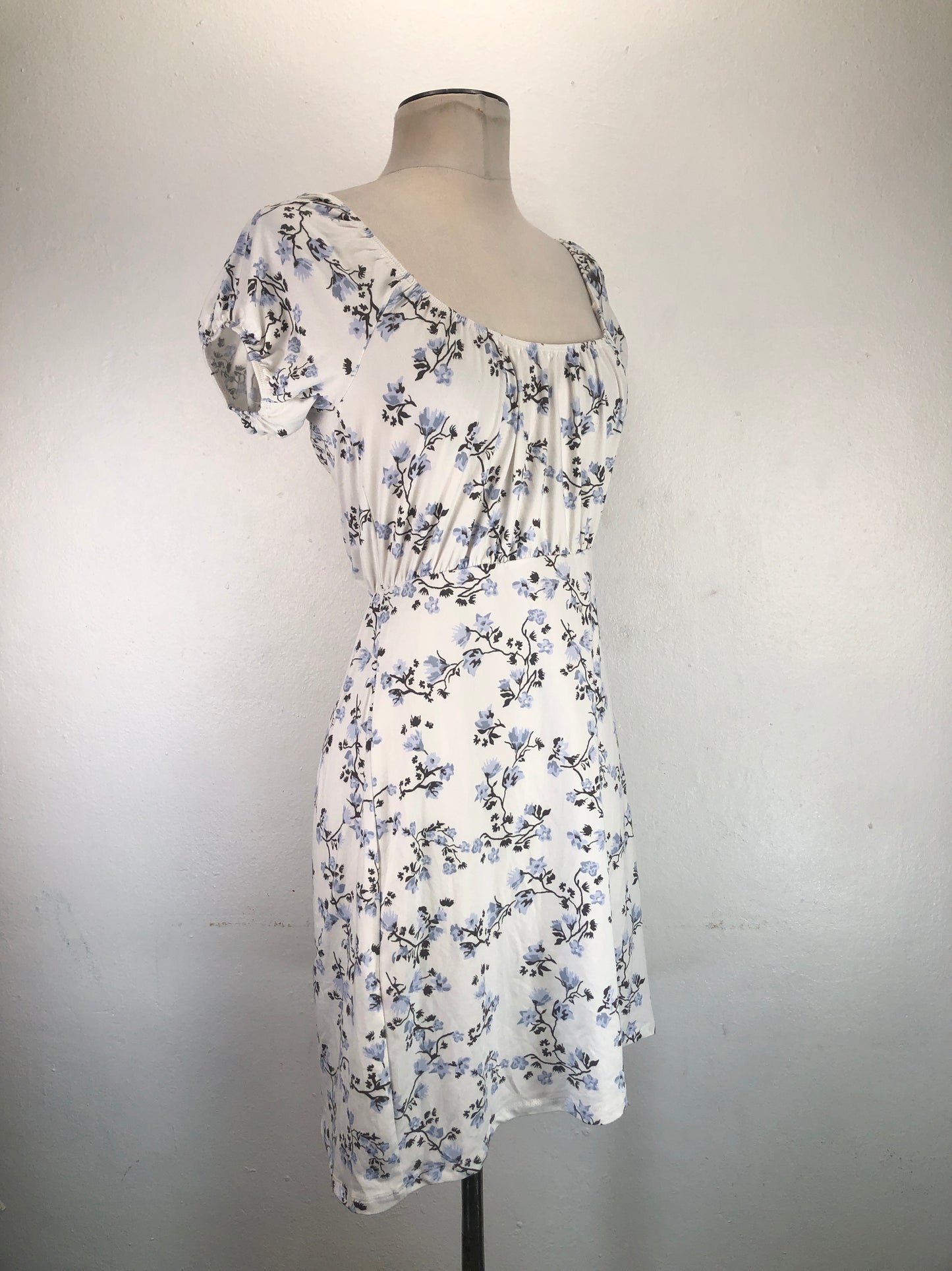 Vestido Blanco Floral Streetwear Society