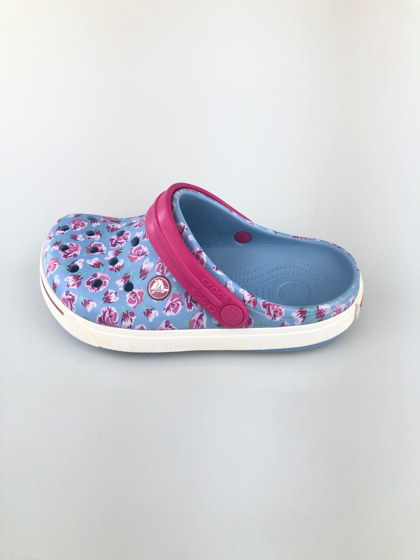 Sandalia Turquesa de Flores Crocs