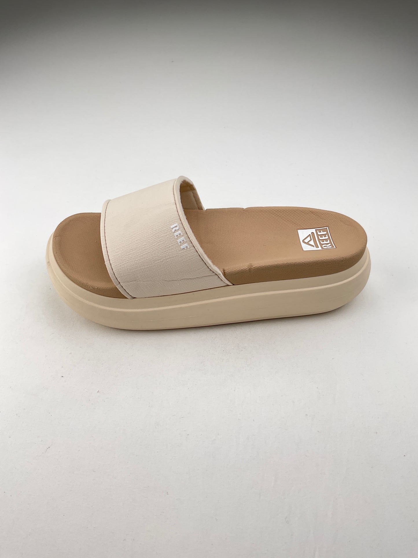 Sandalia Crema Reef