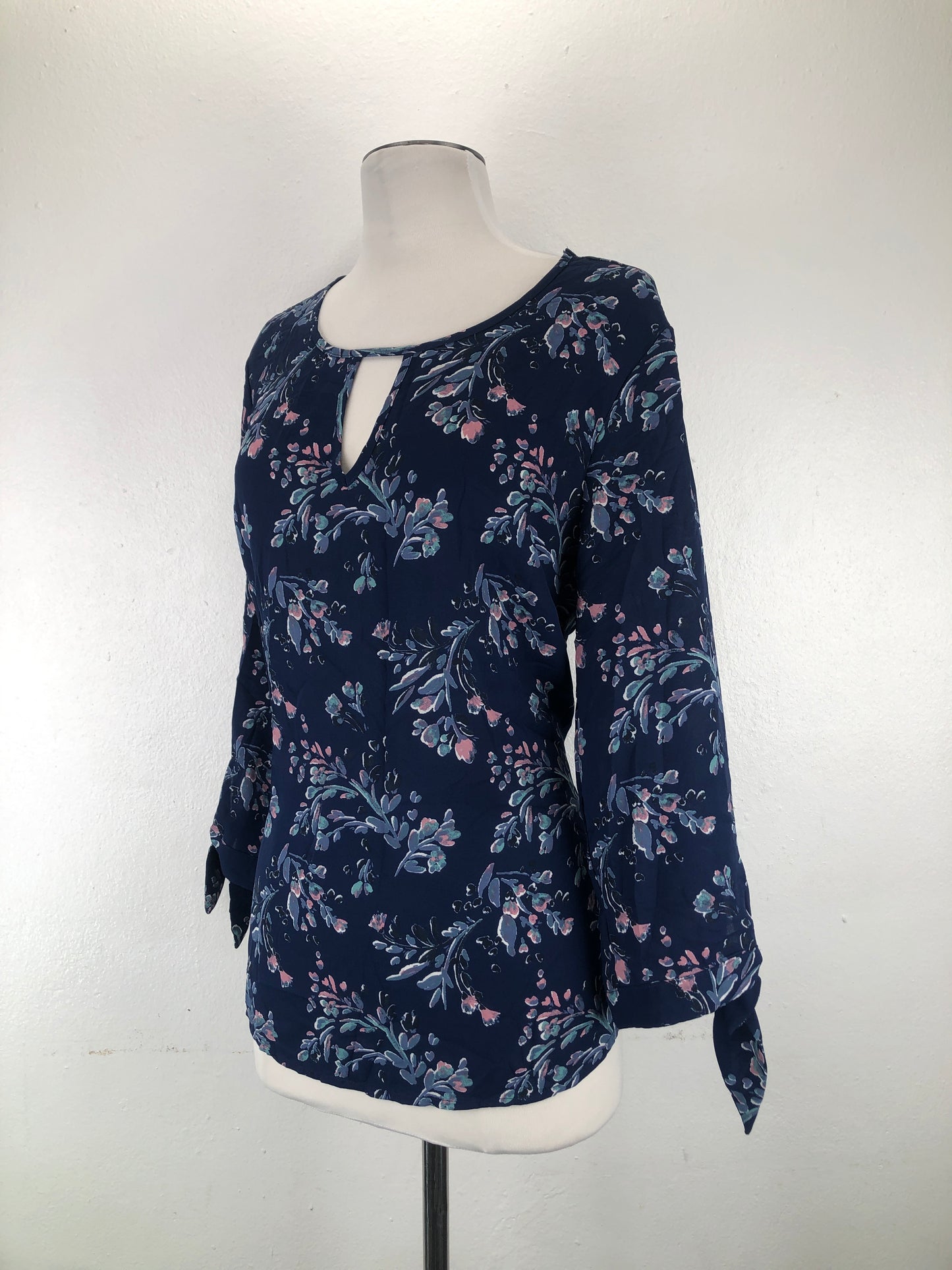 Blusa Azul marino Floral Haw Thorn