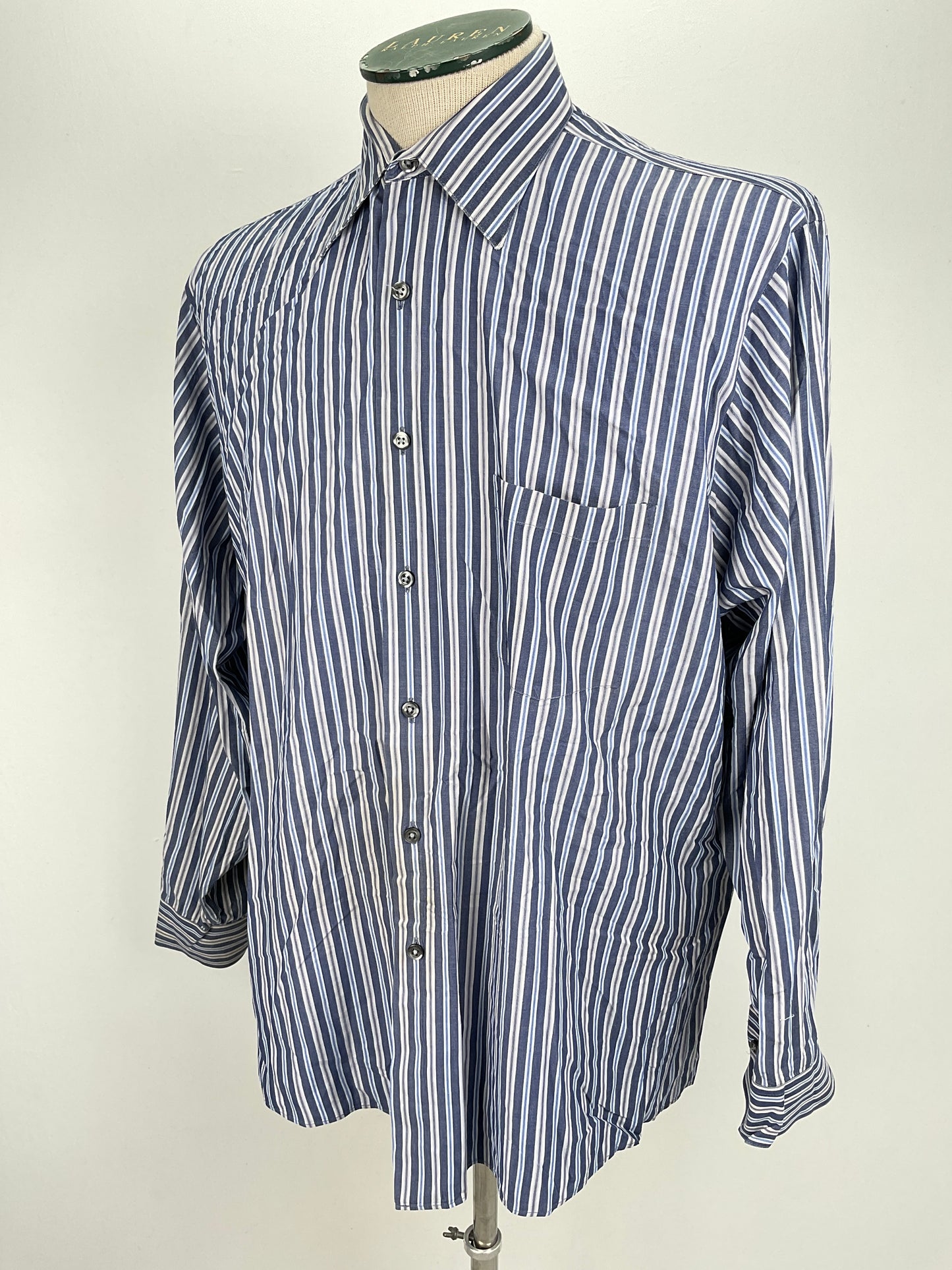 Camisa Gris de Rayas Van Heusen