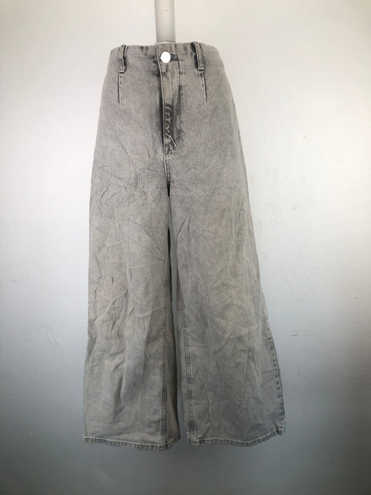 Pantalon Gris Mom Jeans Zara