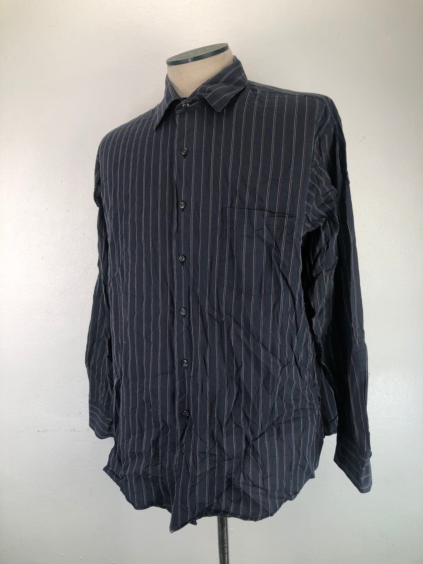 Camisa Azul Marino De Rayas Van Heusen