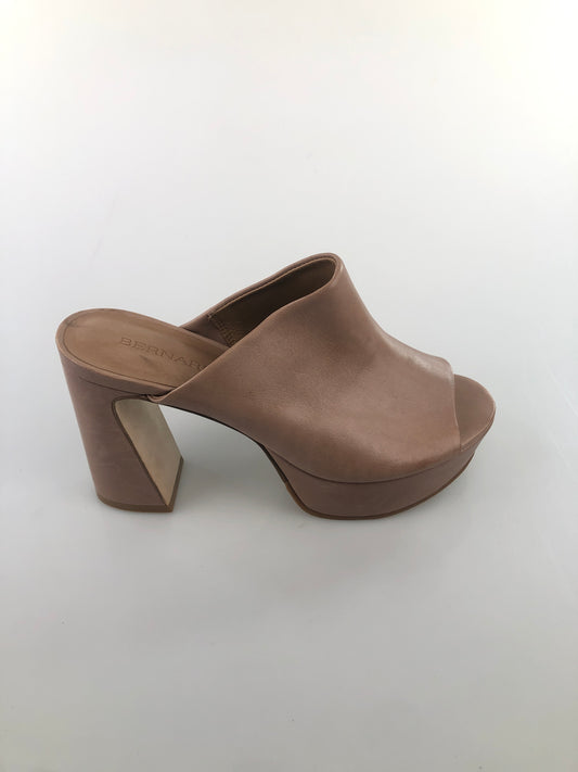 Zapatilla Nude de Tacon Bernardo