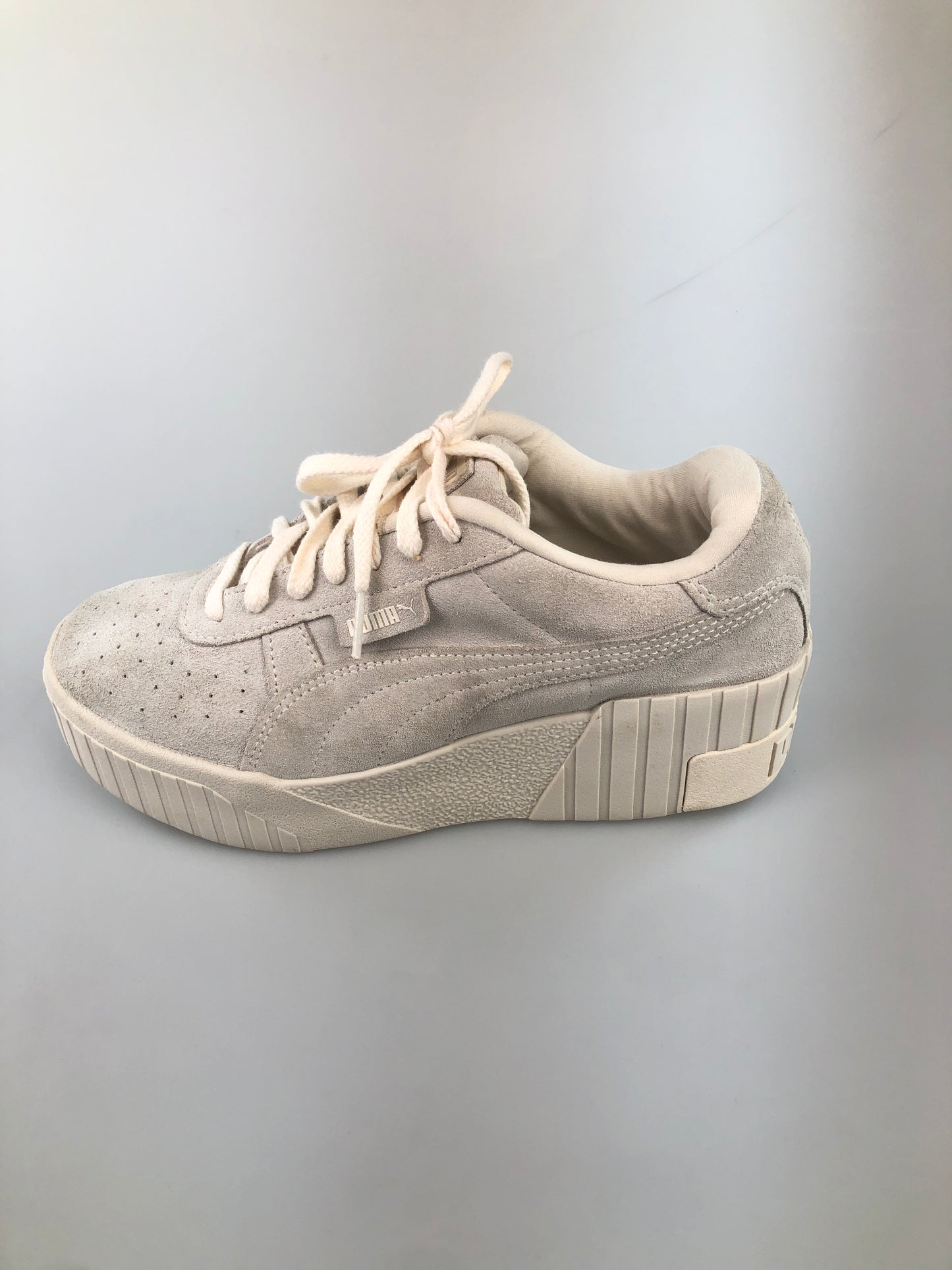 Tenis Crema Deportivo Puma