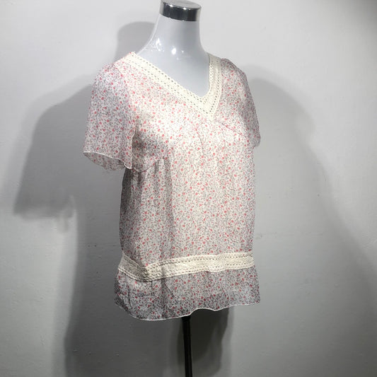 Blusa Crema de Flores Mounth Valley