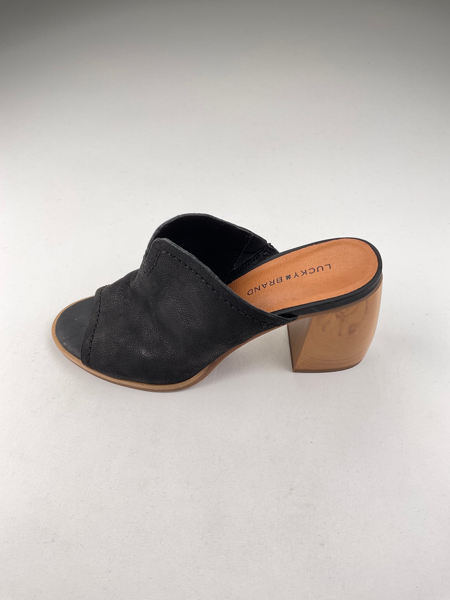 Zapatilla Negro de Tacón Lucky Brand