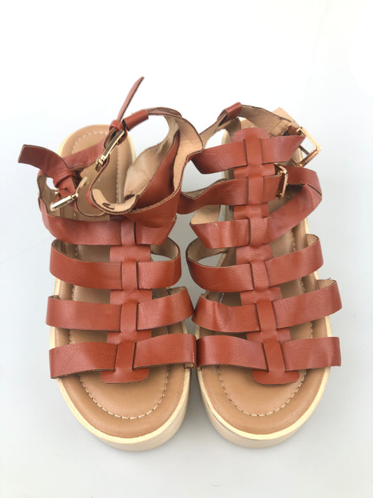 Zapatilla Marron de Tacon Comfont