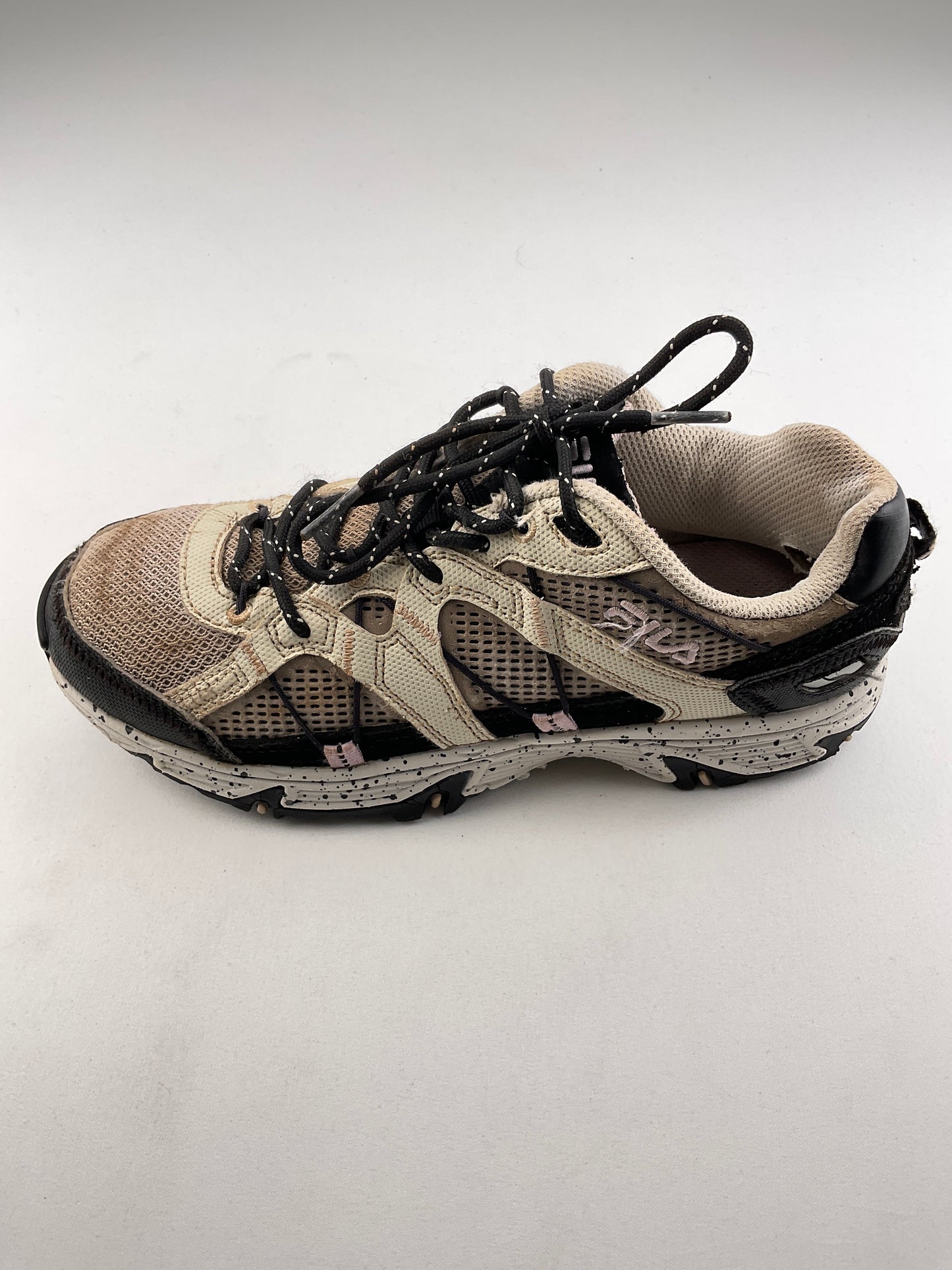 Tenis Crema Deportivo Fila