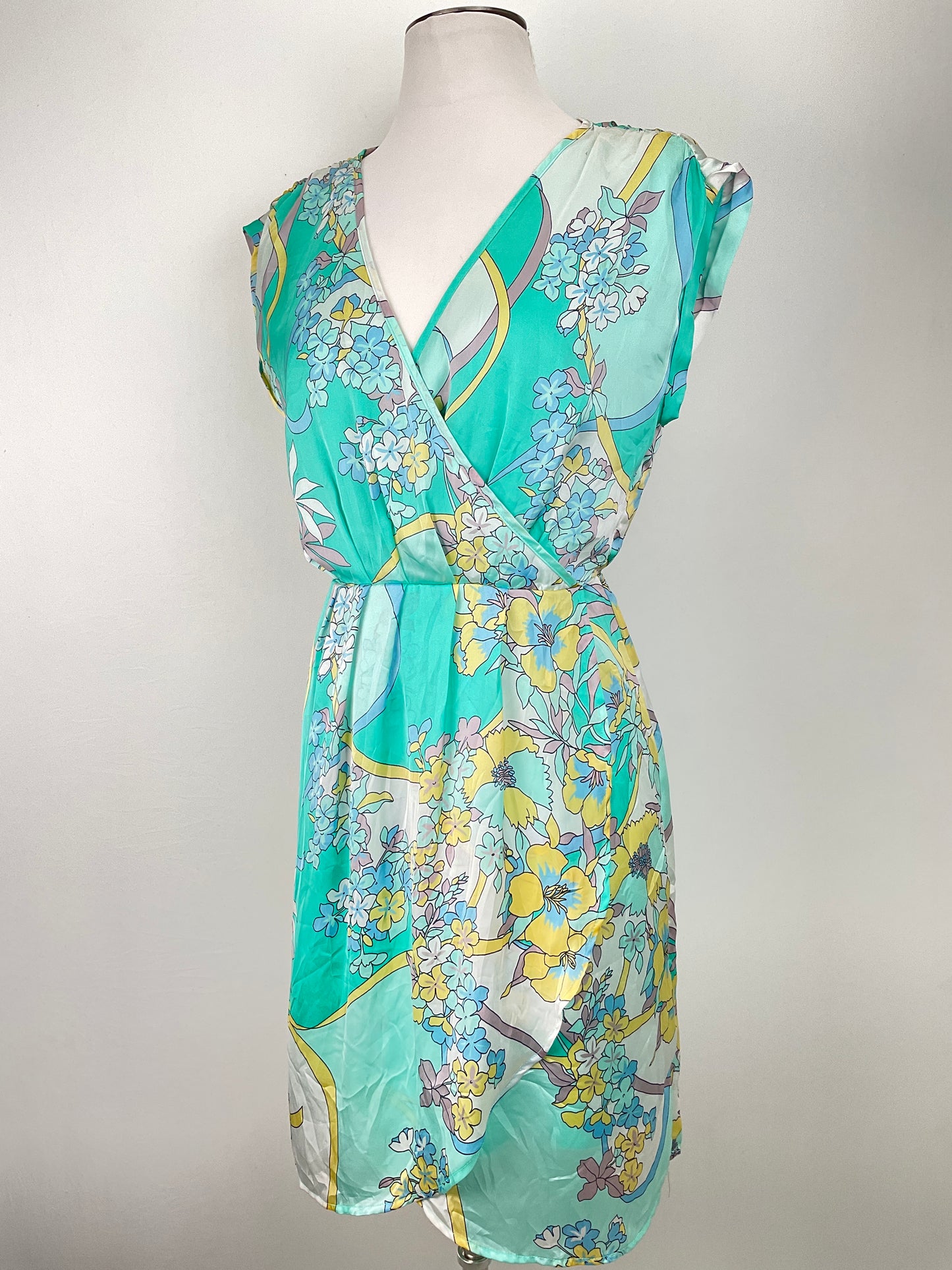 Vestido Verde Floral Jennifer Lopez