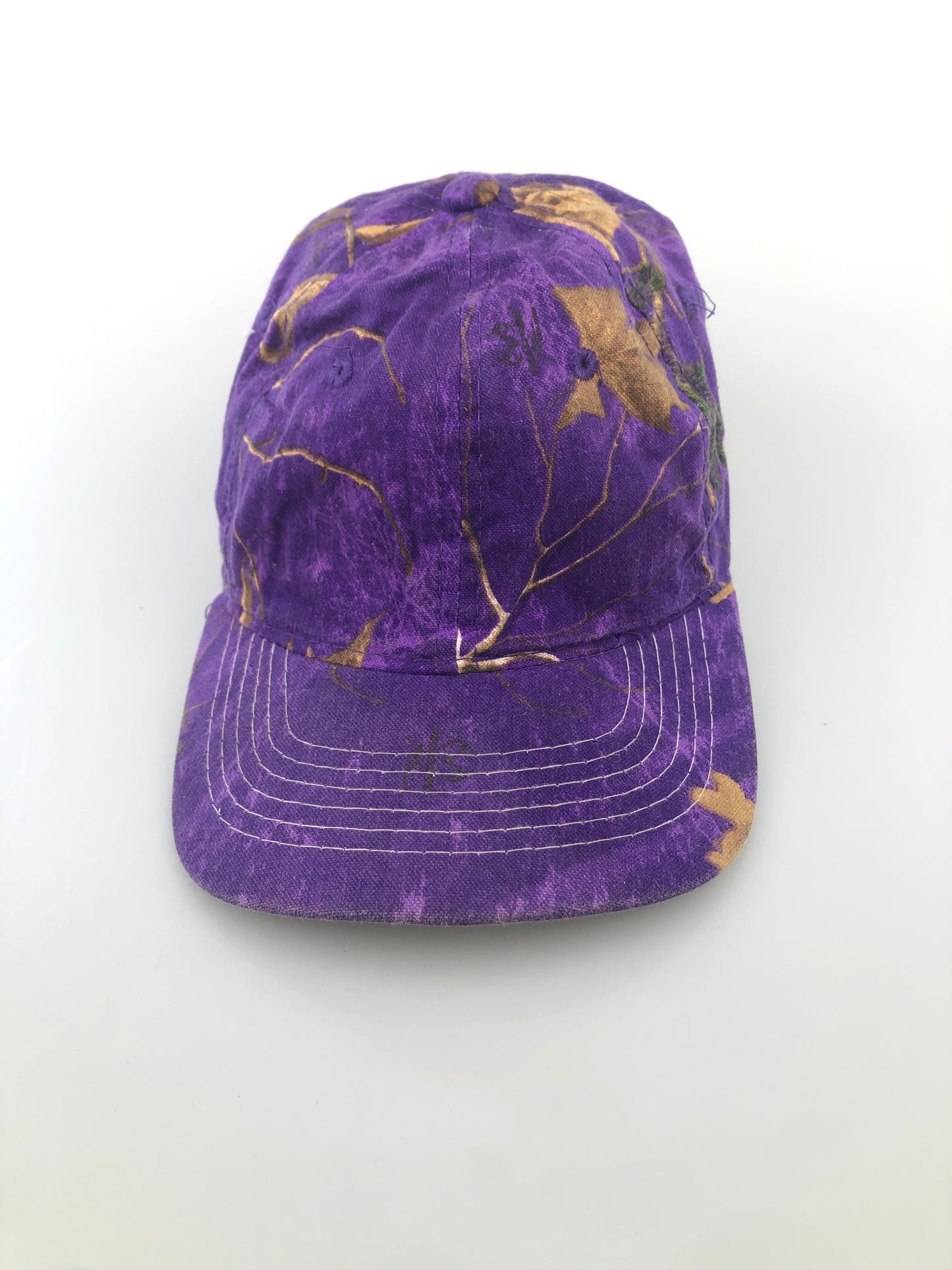 Gorra Morado Signatures
