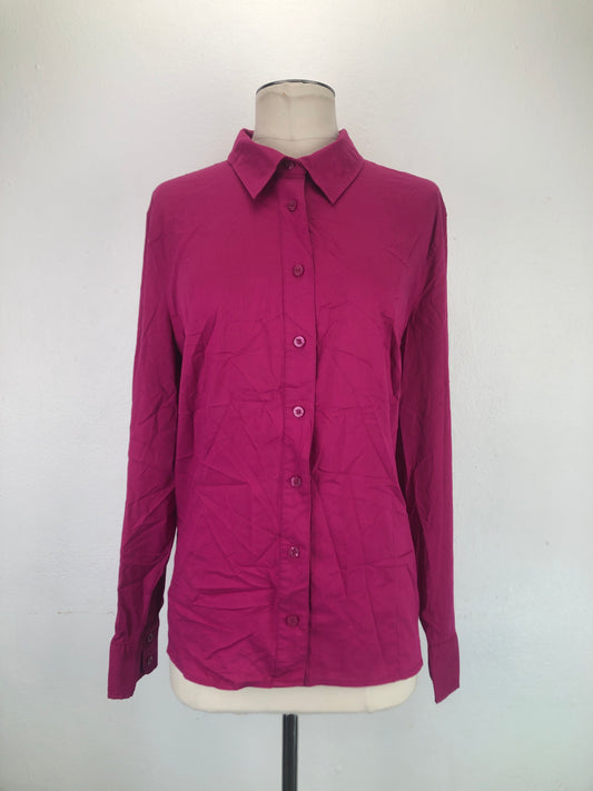 Camisa Rojo vino Attention
