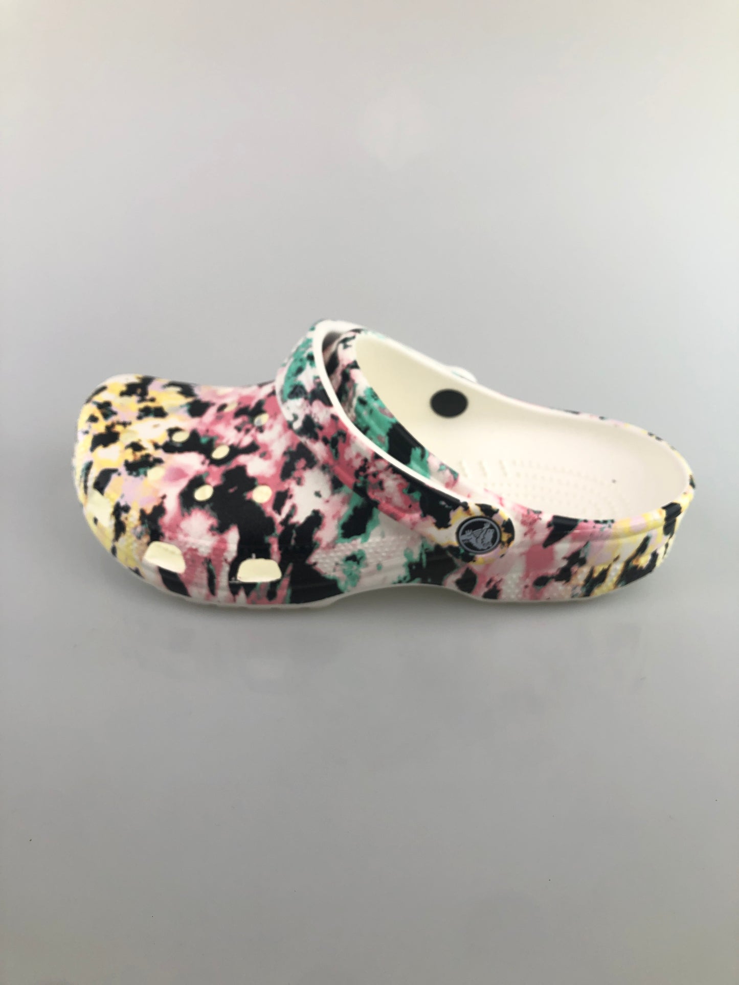 Sandalia Multicolor Crocs