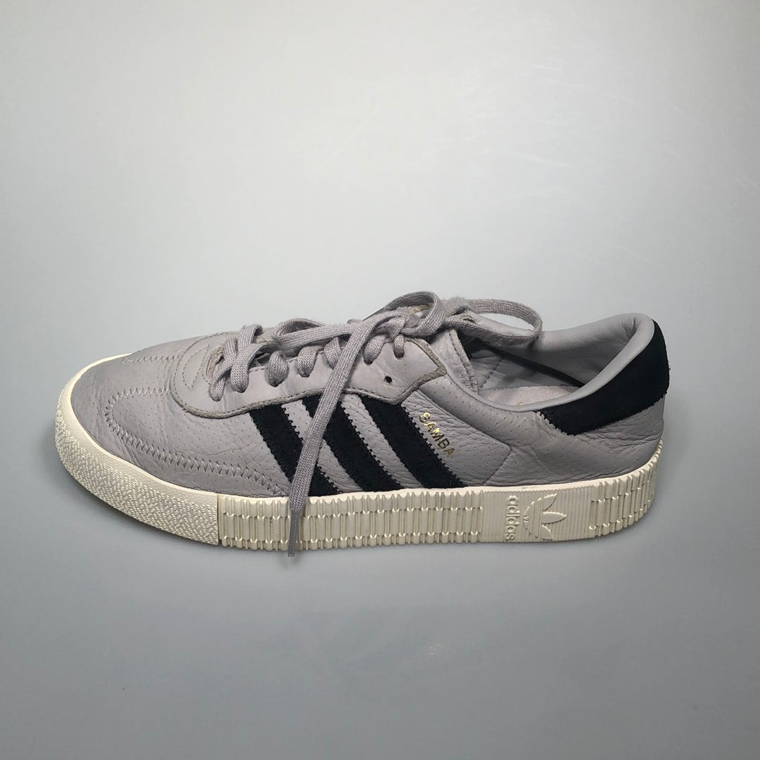 Tenis Gris Adidas