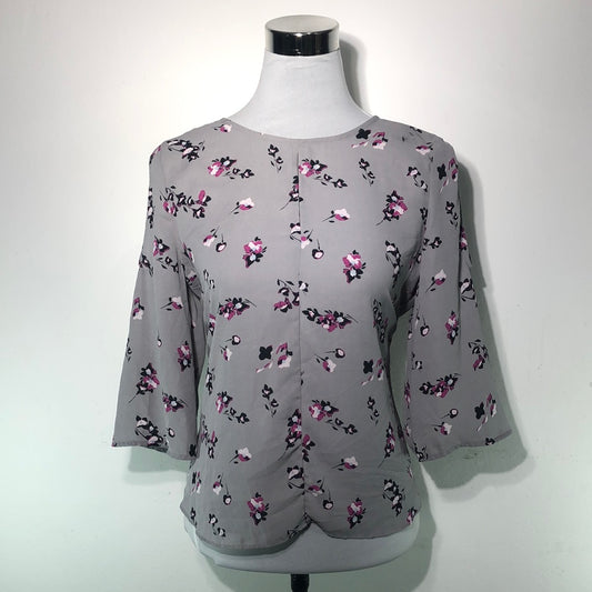 Blusa Gris de Flores Attention