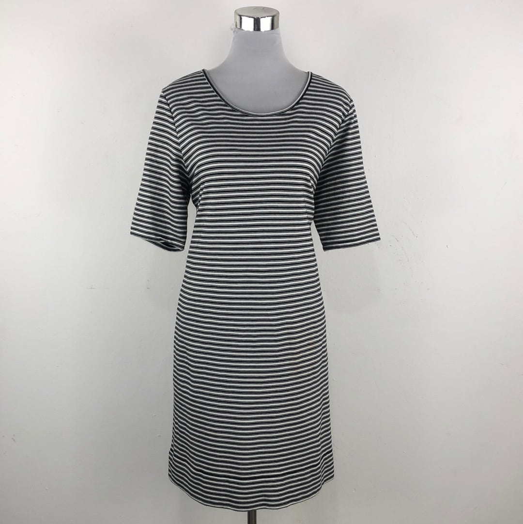 Vestido Negro de Raya Style.Co