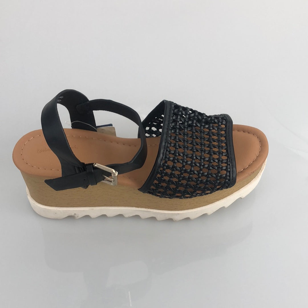 Zapatilla Negro Universal Thread