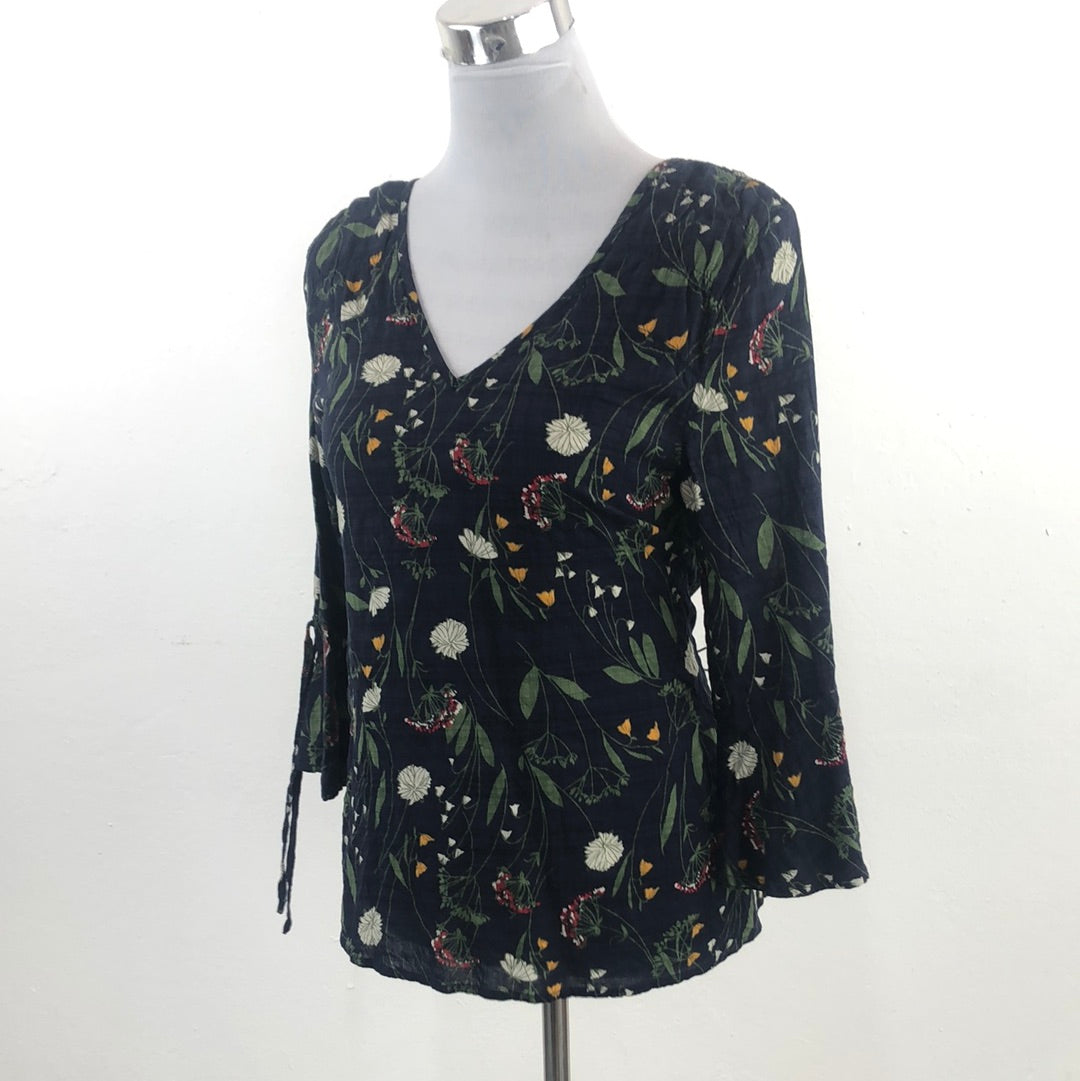Blusa Azul Marino de Flores Ganji