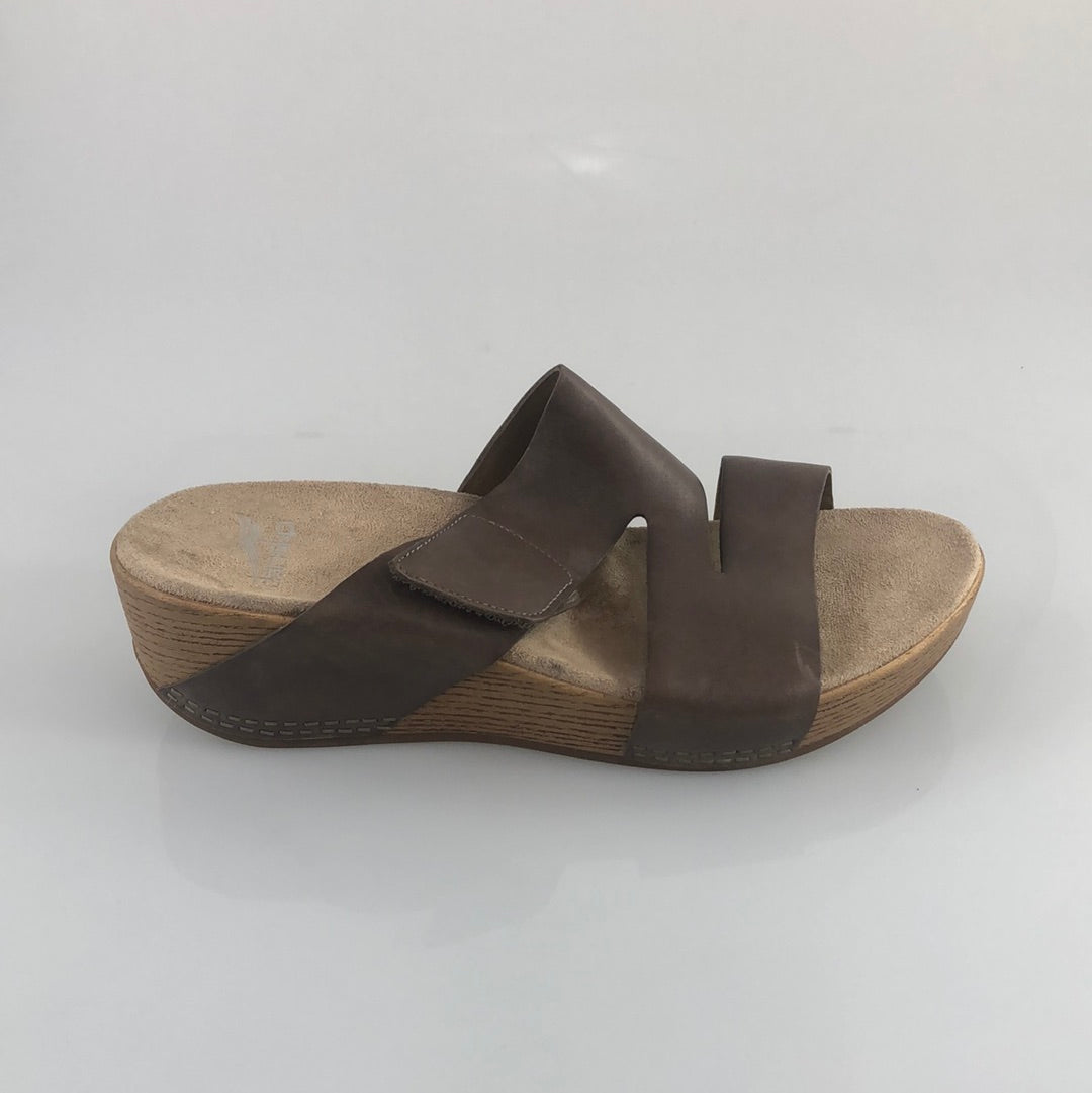 Sandalia Marron Dansko