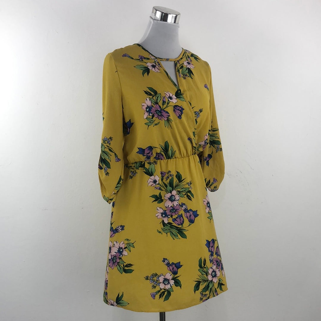 Vestido Amarillo de Flores Iris