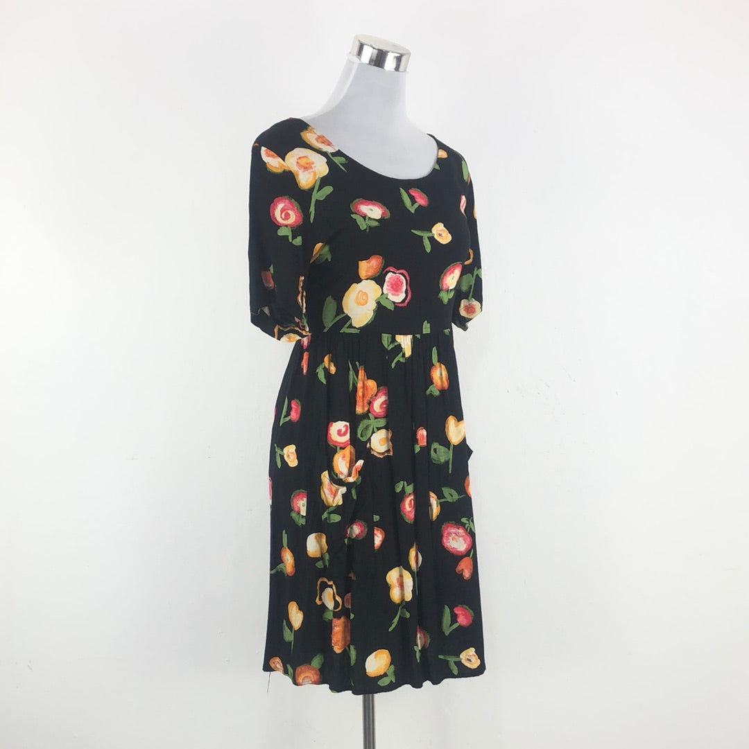 Vestido Negro de Flores Dressing Clio