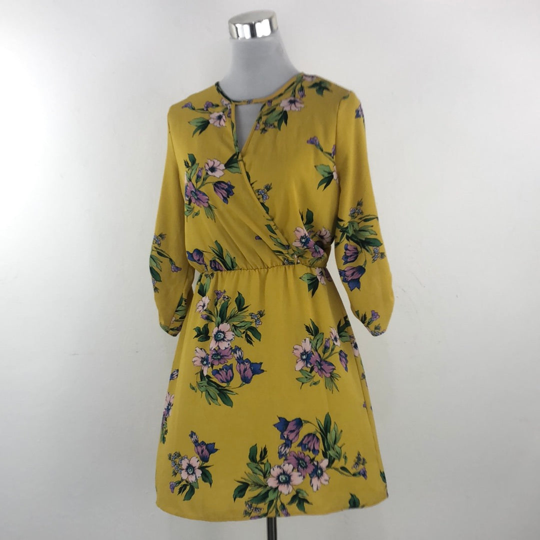 Vestido Amarillo de Flores Iris