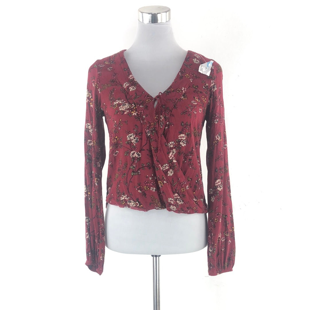 Blusa Rojo Vino de Flores Mossimo