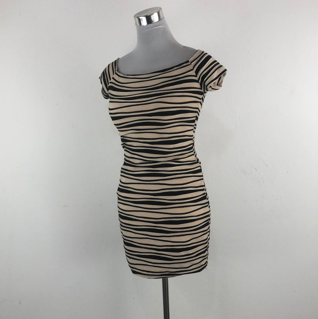 Vestido Crema Wet Seal