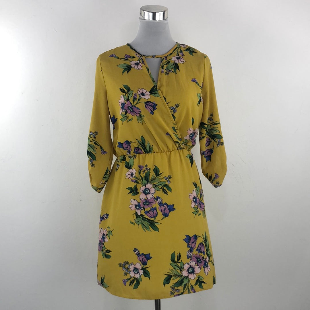 Vestido Amarillo de Flores Iris