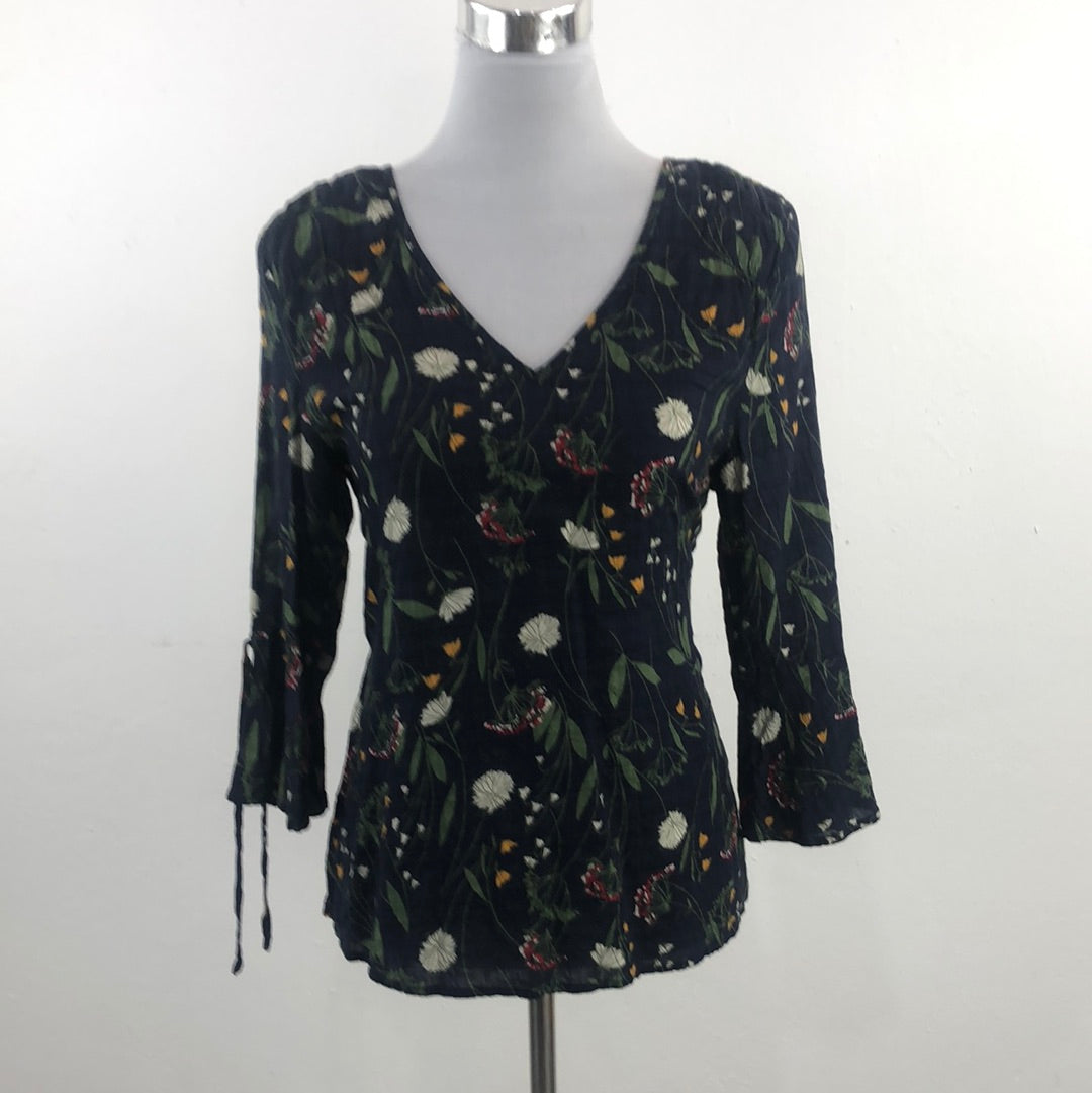 Blusa Azul Marino de Flores Ganji