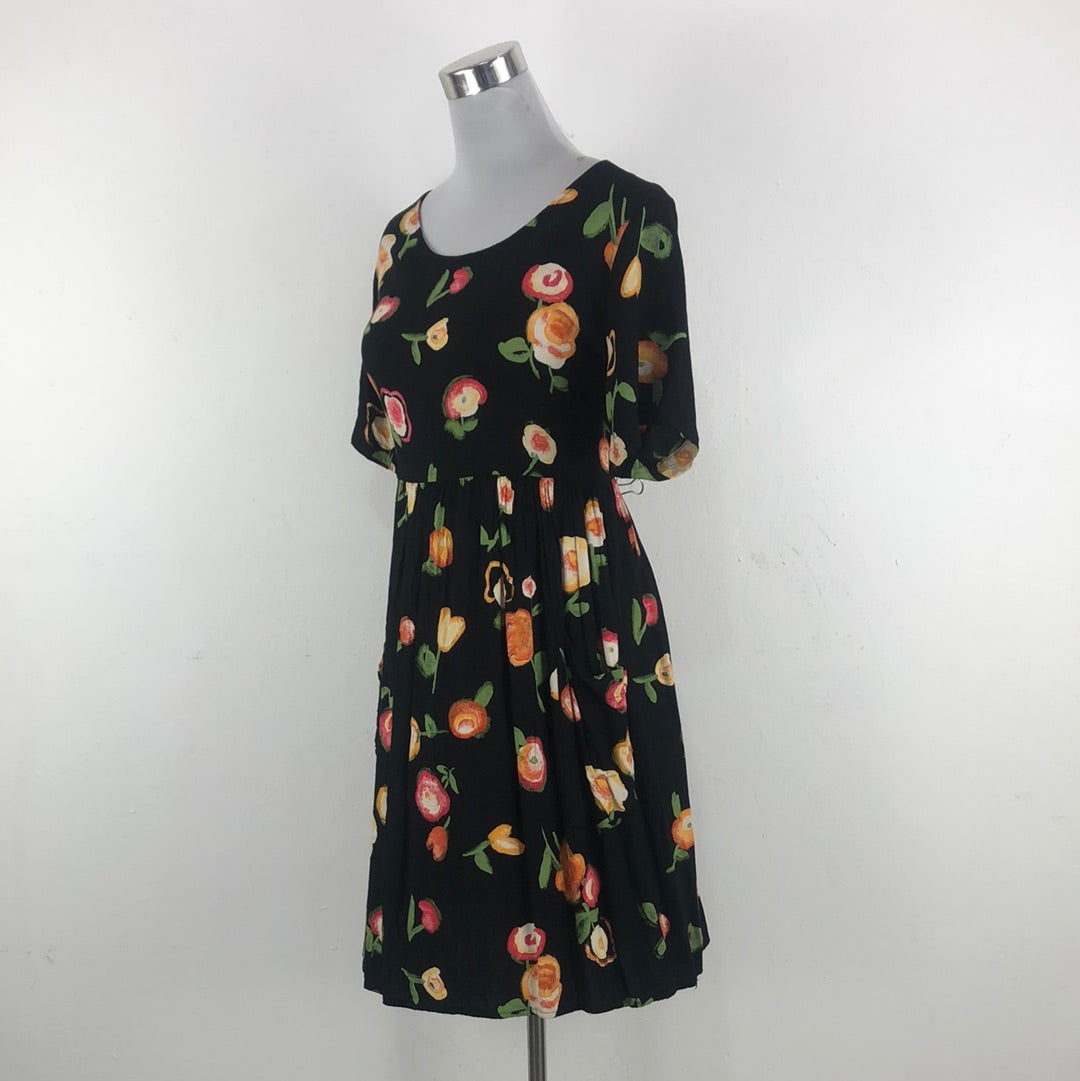 Vestido Negro de Flores Dressing Clio