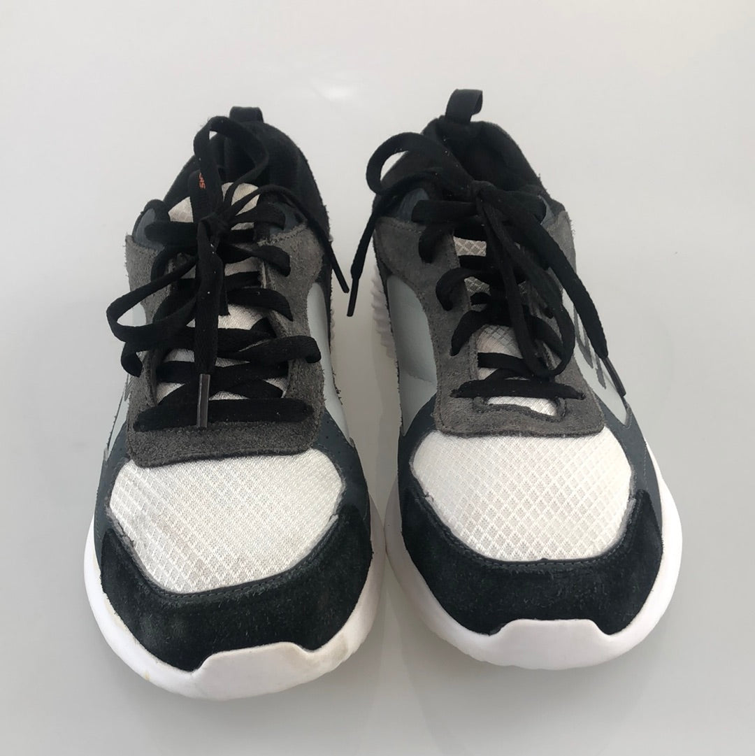 Tenis Gris Skechers