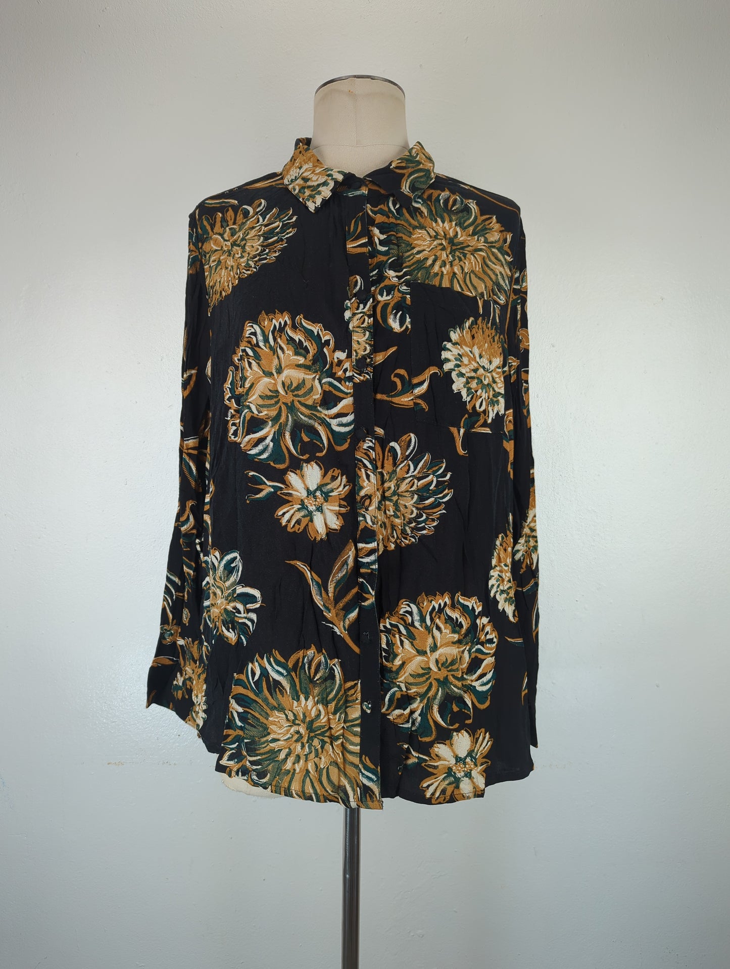 Camisa Negro Floral Wondenly