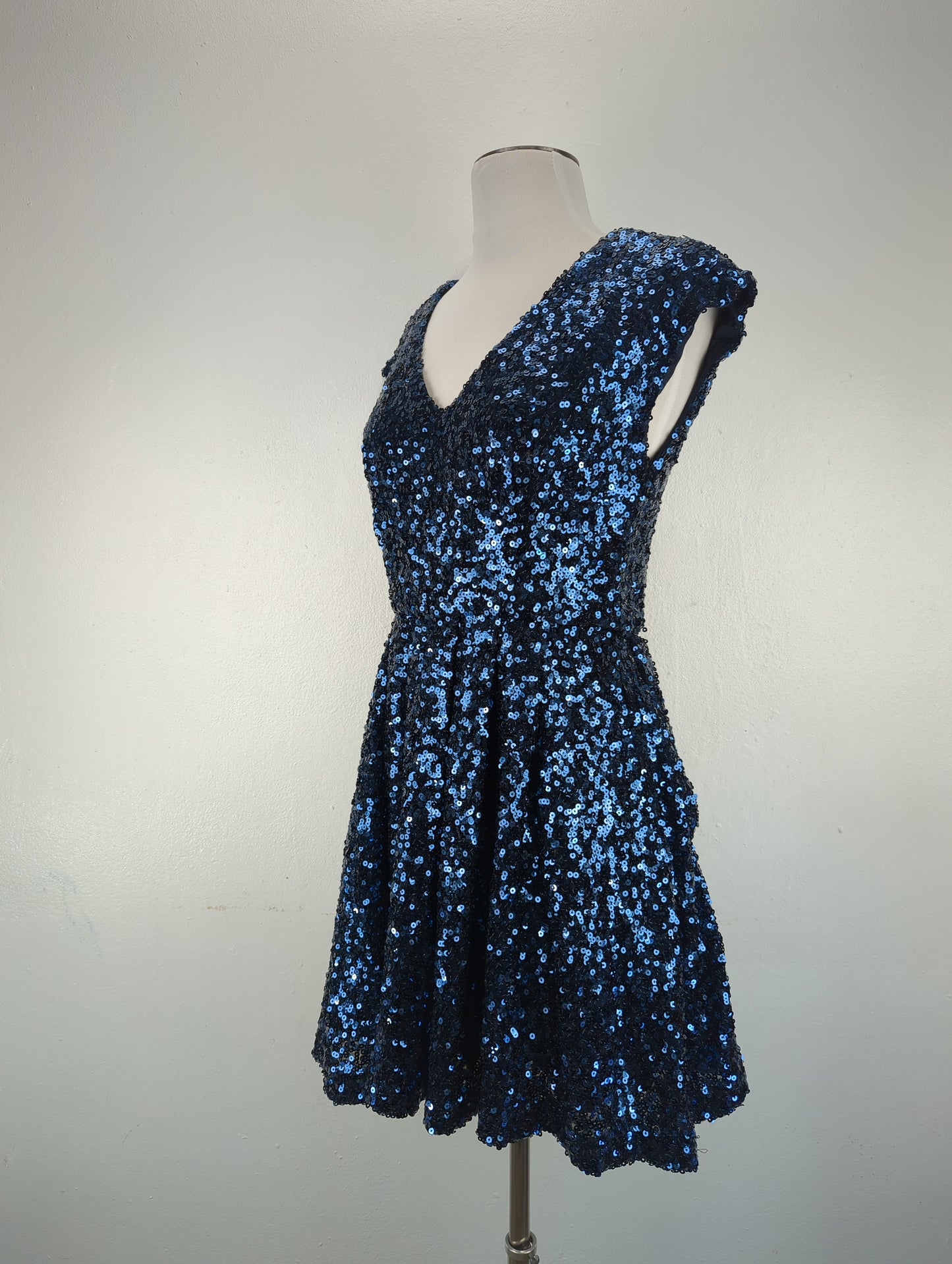 Vestido Azul marino de Brillo French Connection
