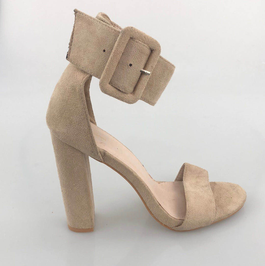 Zapatilla Crema Prettylittlething