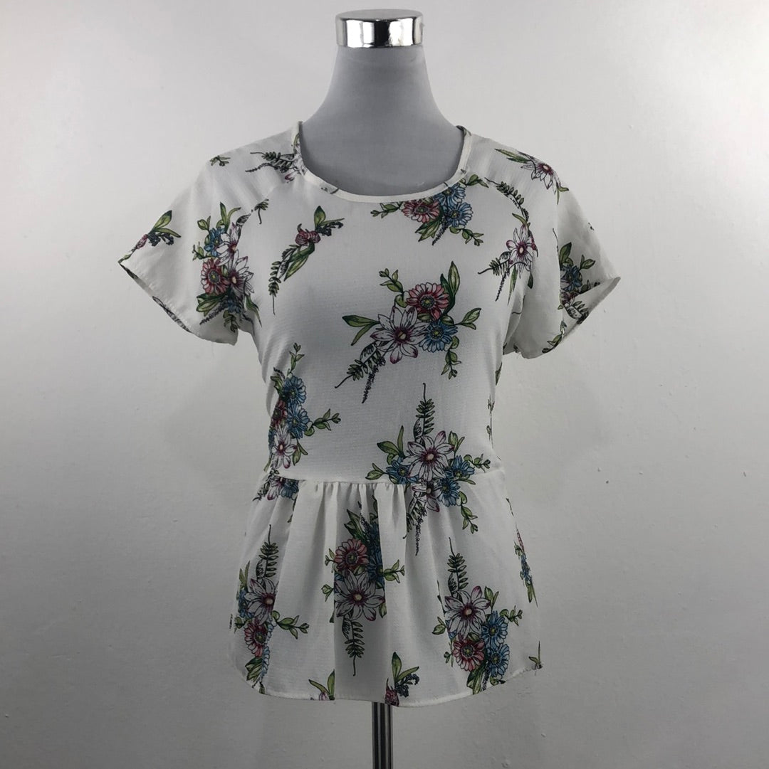 Blusa Blanco de Flores The Outfit