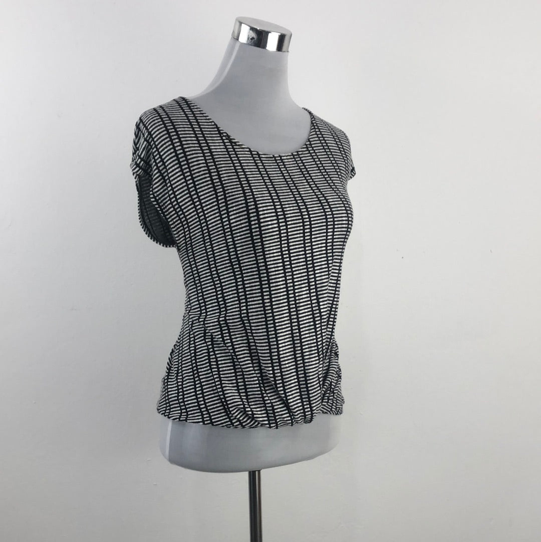 Blusa Negro de Raya W5