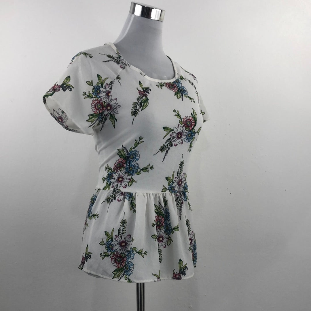 Blusa Blanco de Flores The Outfit