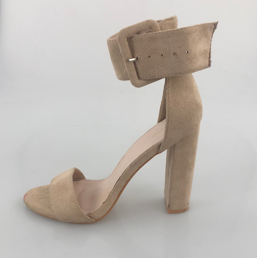 Zapatilla Crema Prettylittlething
