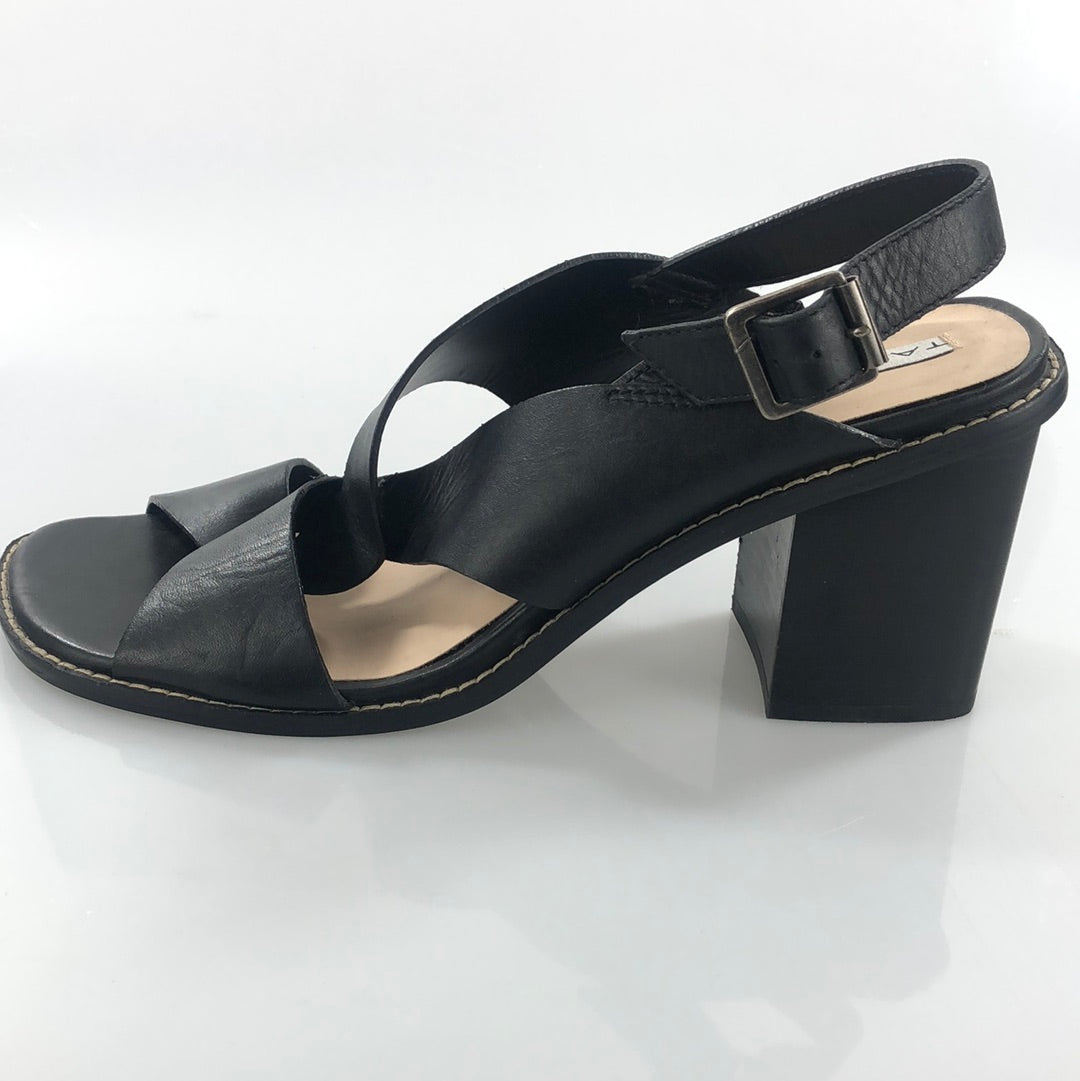 Zapatilla Negro Tahari