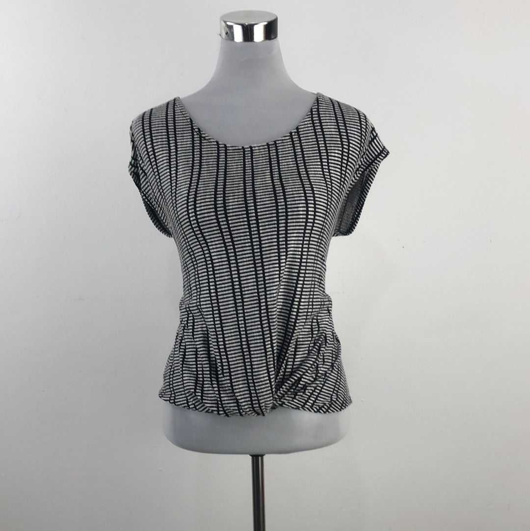 Blusa Negro de Raya W5