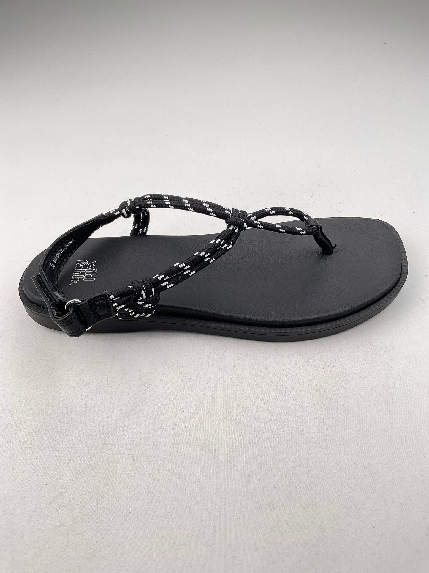 Sandalia Negro Wild Fable